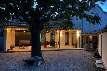 Turistlejligheder Villa Paulownia   à 1,2km Des Plages   Tout Confort Au Coeur Du Bourg