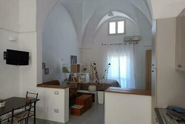 游客公寓 Manu, Us House