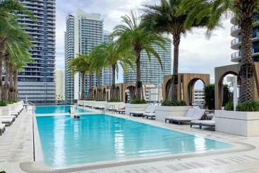 شقق خاصة سياحية Wonderful King Suite With Pool At Sls Lux Brickell