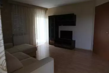 Жильё для туристов 1000 Home Apartments