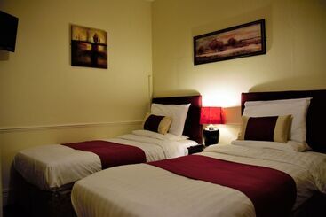 Пансион Crown Lodge Guest House