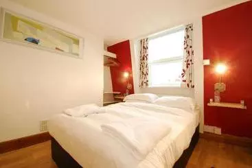 Pensão Four Seasons Guest House