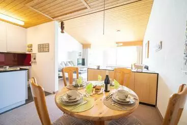 ツーリストアパートメント Feriensiedlung Trü 8