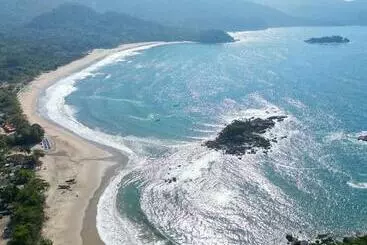 هتل Pousada Casa Rosada Ilhabela