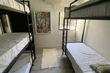 アパートホテル Ahakthanemun Hostel Habitaciones Compartidas Y Privadas