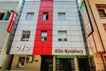 ホテル Oyo 39935 Elite Residency