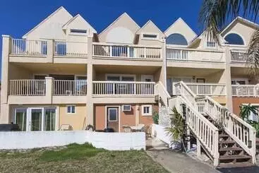 آپارتمان‌های توریست‌ها Island Surf #1