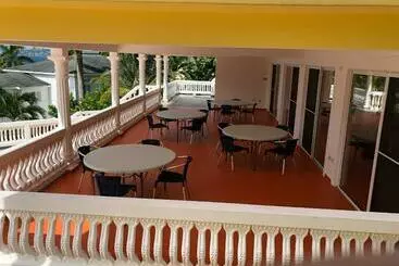 هتل آپارتمان Spring Garden Mobay Resort