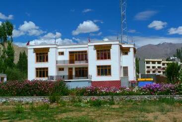 بنسيون Orion Home