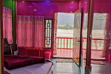 ホテル O Wild Flower Home Stay