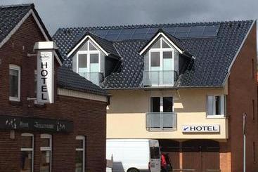 فندق Die Friesenhalle