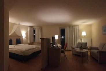 Otel Die Friesenhalle