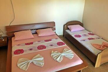 بنسيون Apartments Pelinkovic