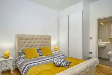 ツーリストアパートメント 602 Luxury Apartment Near Luton Town And Station