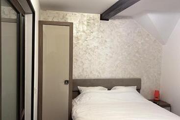 ツーリストアパートメント Cazare La Munte Comarnic