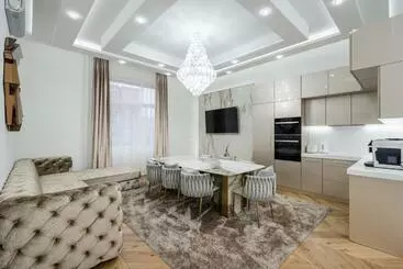 آپارتمان‌های توریست‌ها Heart Of Budapest Luxury Apartment With Amazing View
