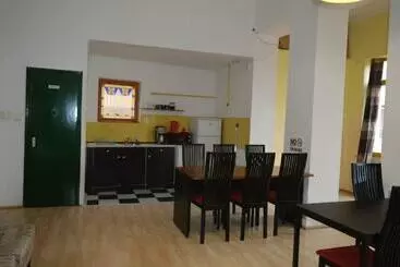 Hostel 66