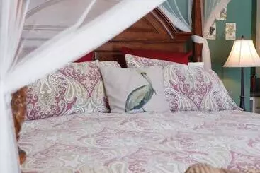 هتل Pelican Cove Inn