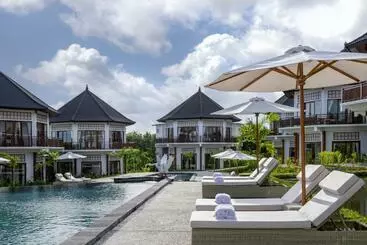 Resort Swan Paradise A Pramana Experience