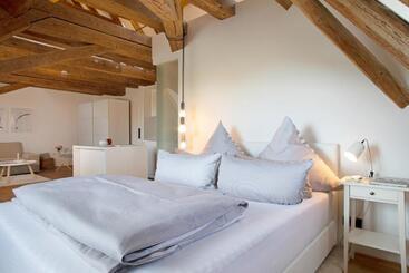 Turistlägenheter Schloss Kirchberg   Schlossnest