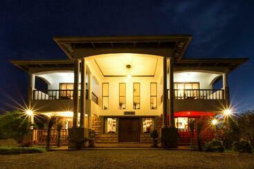 پانسیون Room In Bb Kilihouse Is A Bb 4 Large Ensuite Double Bedrooms