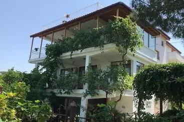 Hotel Gunebakan Taliani