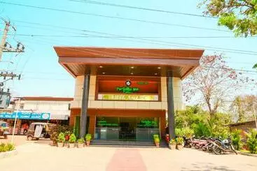 ホテル Parijatha Inn