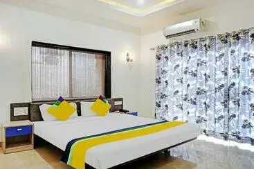Hotel Itsy By Treebo   Shalimar In The Forest With Mountain View