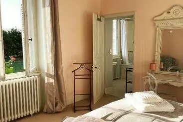 Bed and Breakfast Le Château De Leugny