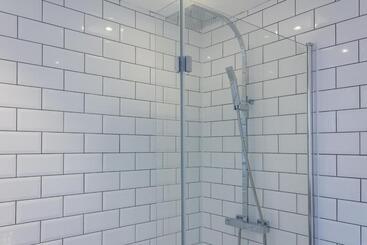 آپارتمان‌های توریست‌ها Boaler House, Modern 4 Bed House With Parking Sleeps 8