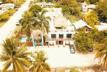 בית מלון כפרי Y Beach Club Casa Mia Xulha Bacalar