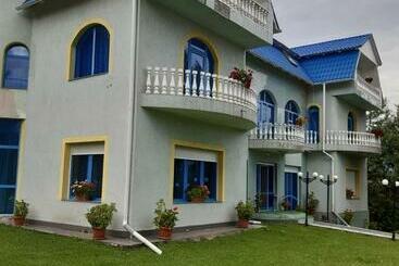 膳宿费 Casa Albastra