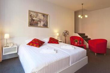 Hotel Ambassador City Centre