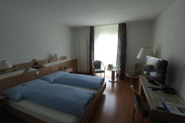 בית מלון כפרי Land-gut-platanenhof Seminar