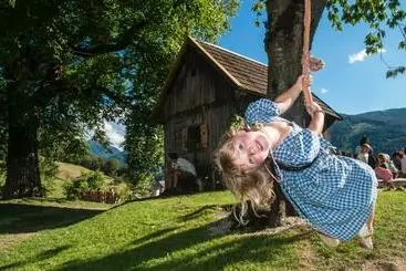 بيت ريفى Lutzmannhof