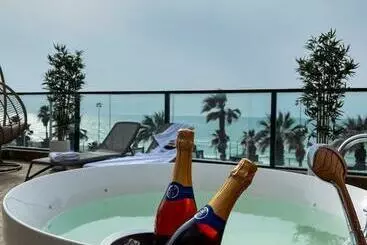 Share Suites Hotel Bat Yam