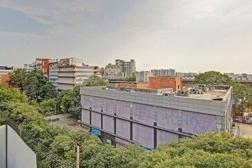 בית מלון כפרי Treebo Ahinsa Residency Sohna Road