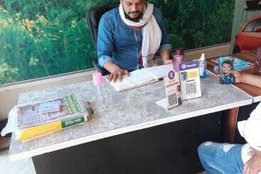 فندق Oyo 88404 Golden Oyo Guest House