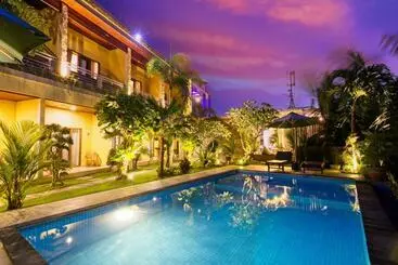 Kelingking Sunset Point Hotel & Spa