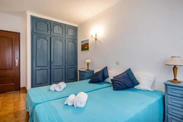 דירות לתיירים Casa Falesia T2 Garden View 5 Min From The Beach Wifi