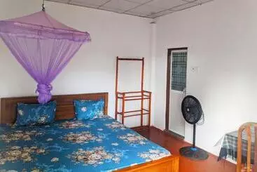 Albergue Tropical Point Inn