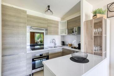 آپارتمان‌های توریست‌ها L éclat Verdoyant De Noisy   Jardin