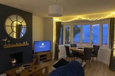 Turistihuoneistot Worthing Beach 180   2 Bed Seafront Apartment With Private Parking