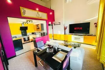ホテル Phoenix Apartments
