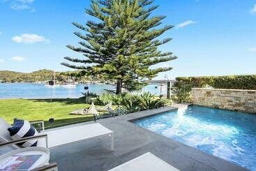 آپارتمانهای توریستها Le Booker Beachfront