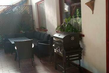 游客公寓 Mária Apartman