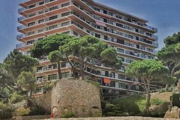 Apartamenty turystyczne Spacious Seafront Apartment