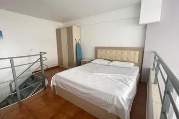 آپارتمان‌های توریست‌ها Sweet Dreams Duplex 1