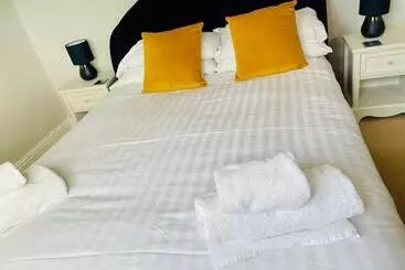 ツーリストアパートメント Tanglewood House Abergavenny With Private Parking