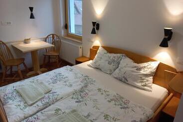 Bed and Breakfast Sobe Levc